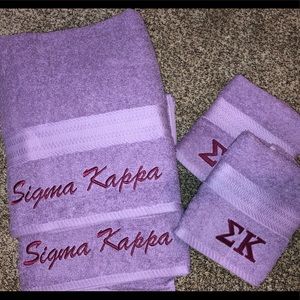 Sigma kappa towels and hand towels. Never used!